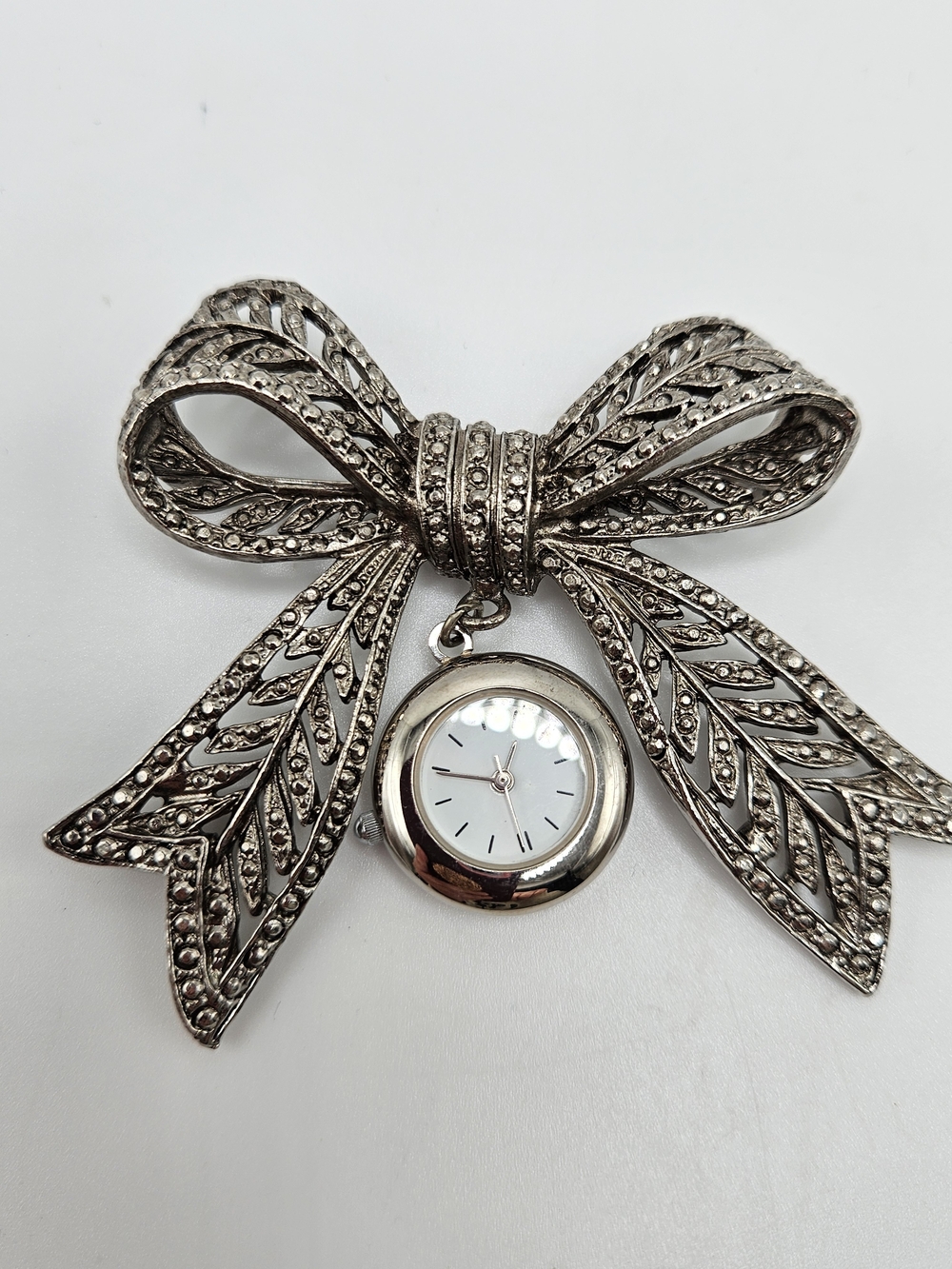 VINTAGE Monet Faux Marcasite Silver Tone Watch Large Bow Brooch Pin Swiss Movmt